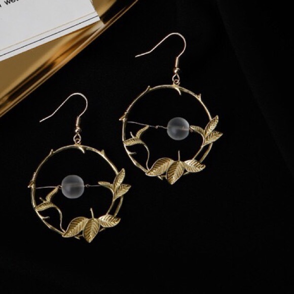 Jewelry - ⭐️Golden Ring Geometric Ivory Ball Earrings